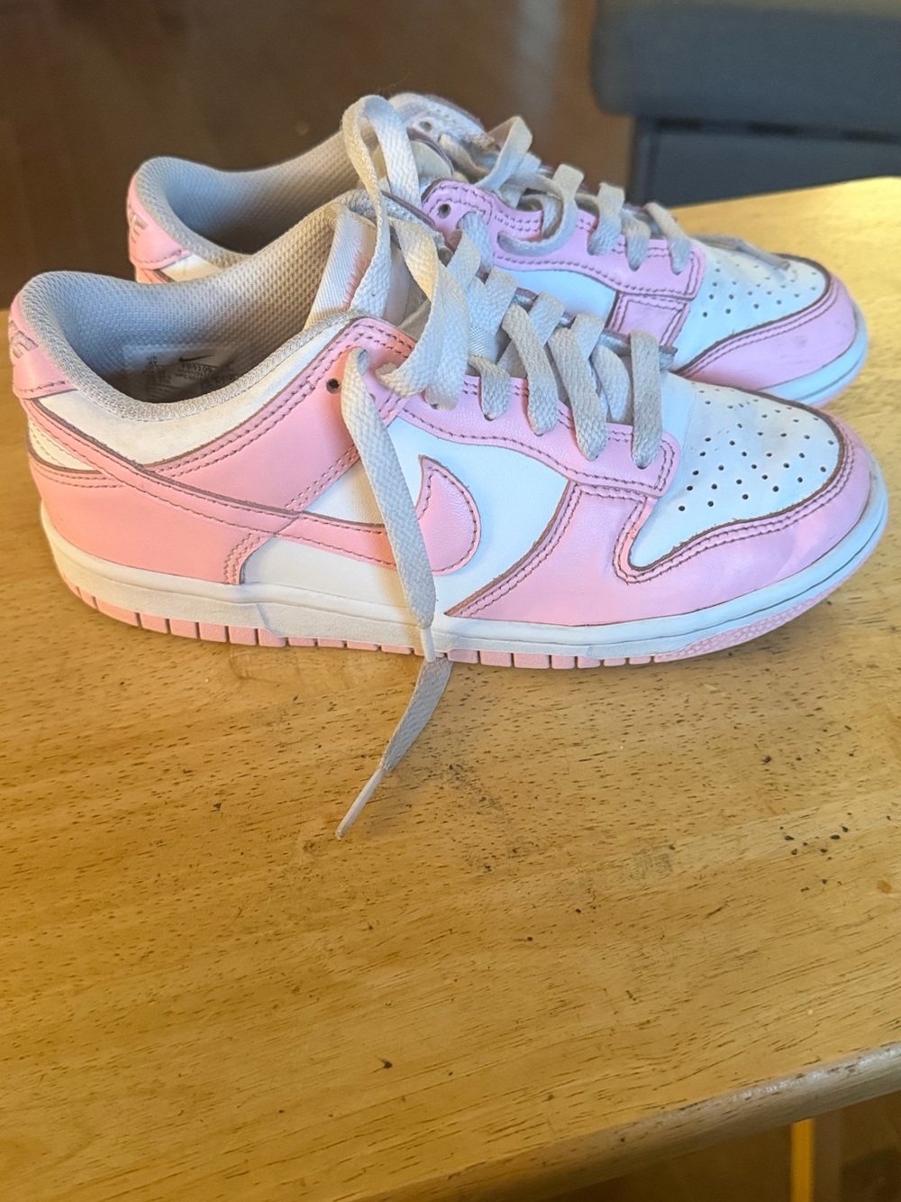 Girls Nike Pink and White Low-Top Sneakers - Classic Casual Style size 4